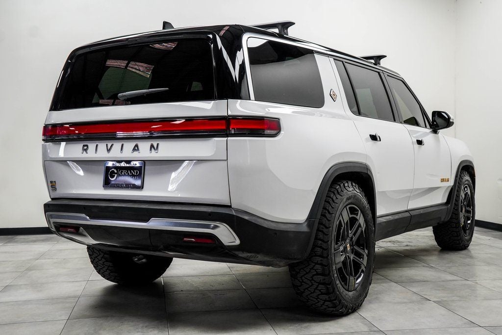 2023 Rivian R1S Adventure
