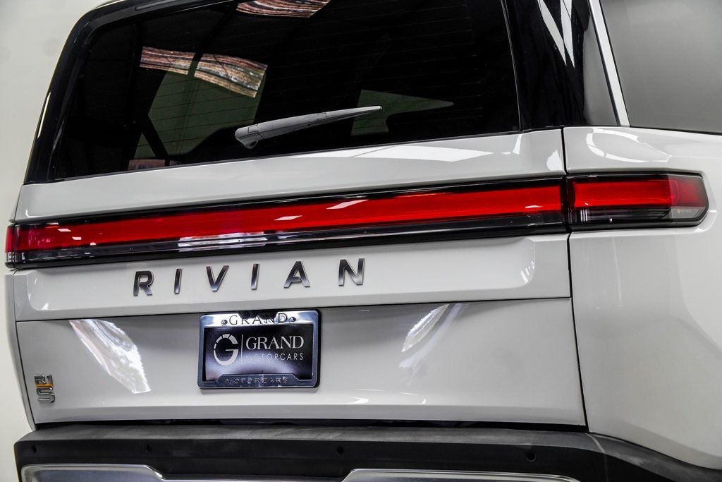 2023 Rivian R1S Adventure