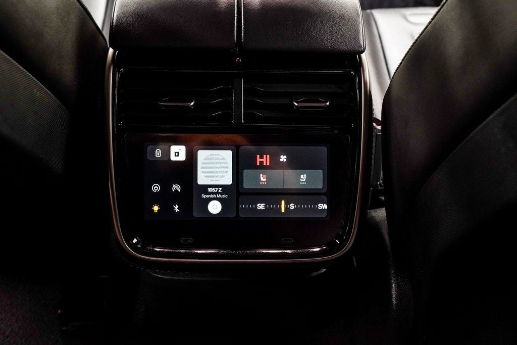 2023 Rivian R1S Adventure