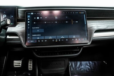 2023 Rivian R1S Adventure