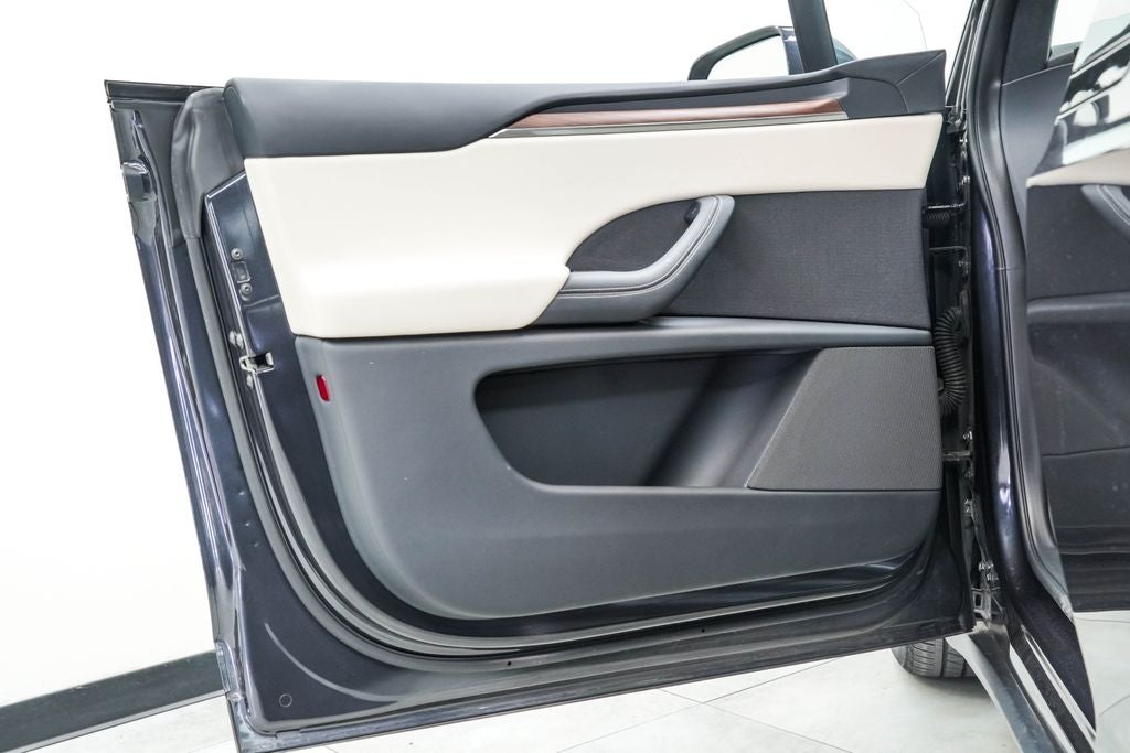 2025 Tesla Model X Base