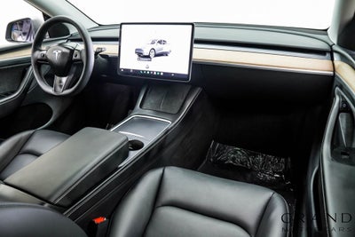 2024 Tesla Model Y Long Range