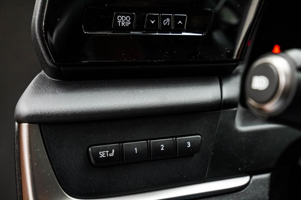 2023 Lexus RZ 450e Luxury