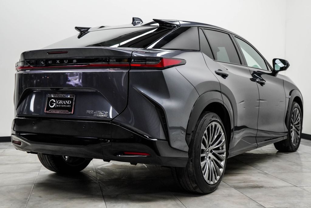 2023 Lexus RZ 450e Luxury
