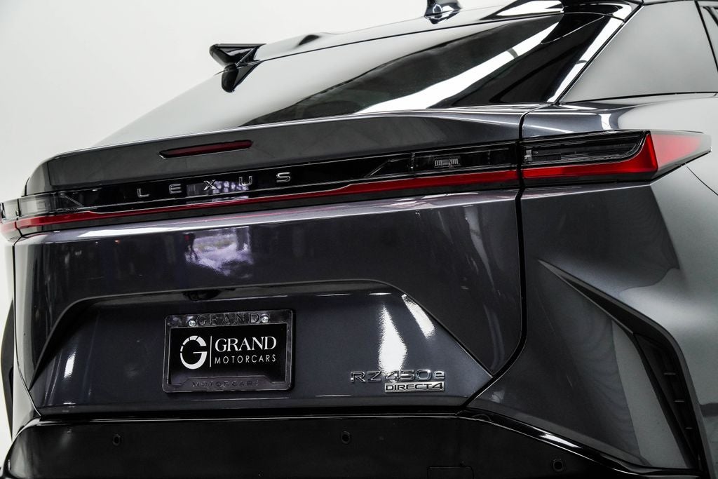 2023 Lexus RZ 450e Luxury