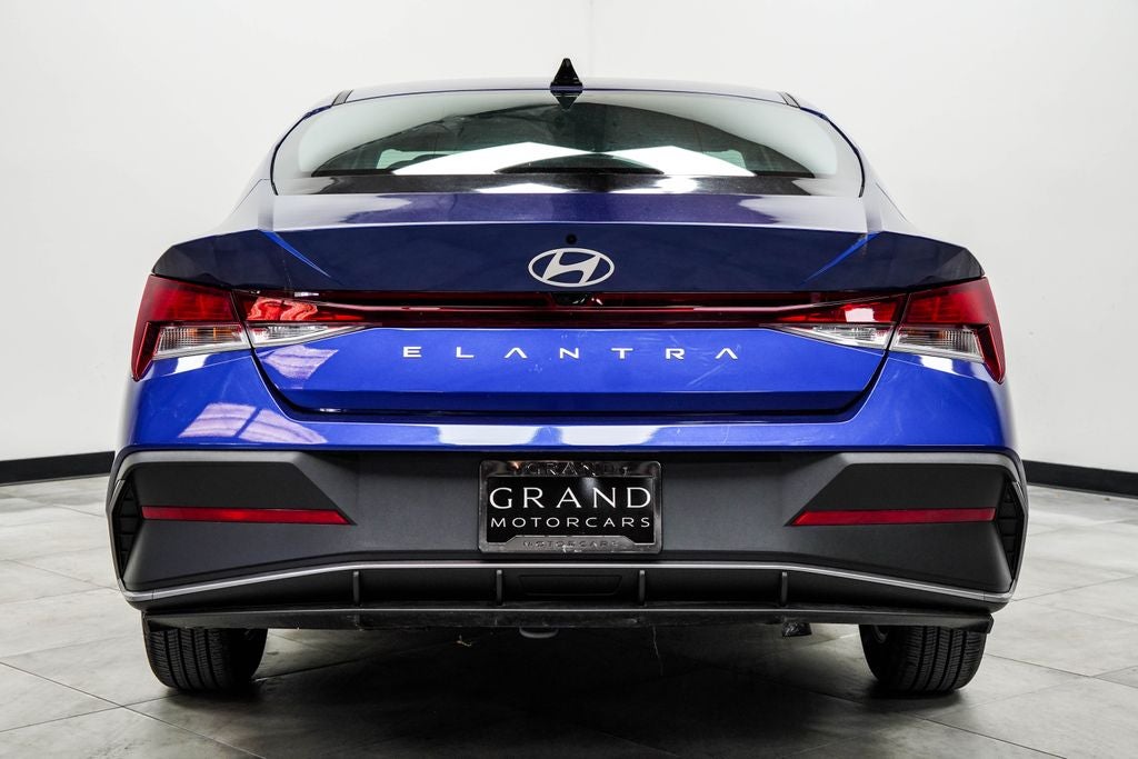2024 Hyundai Elantra SE
