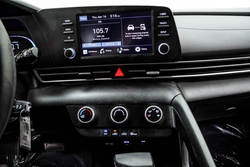 2024 Hyundai Elantra SE