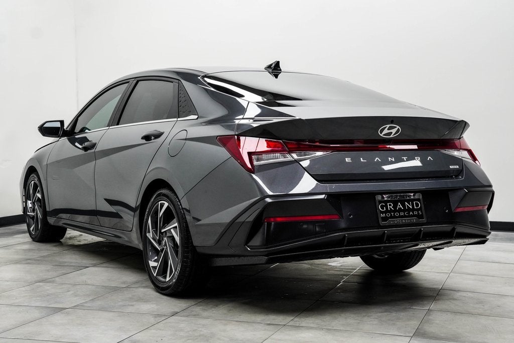 2024 Hyundai Elantra Hybrid Limited