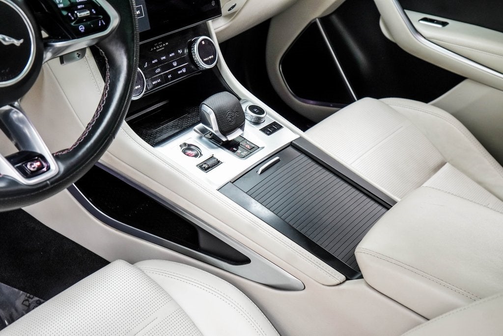 2021 Jaguar F-PACE SVR