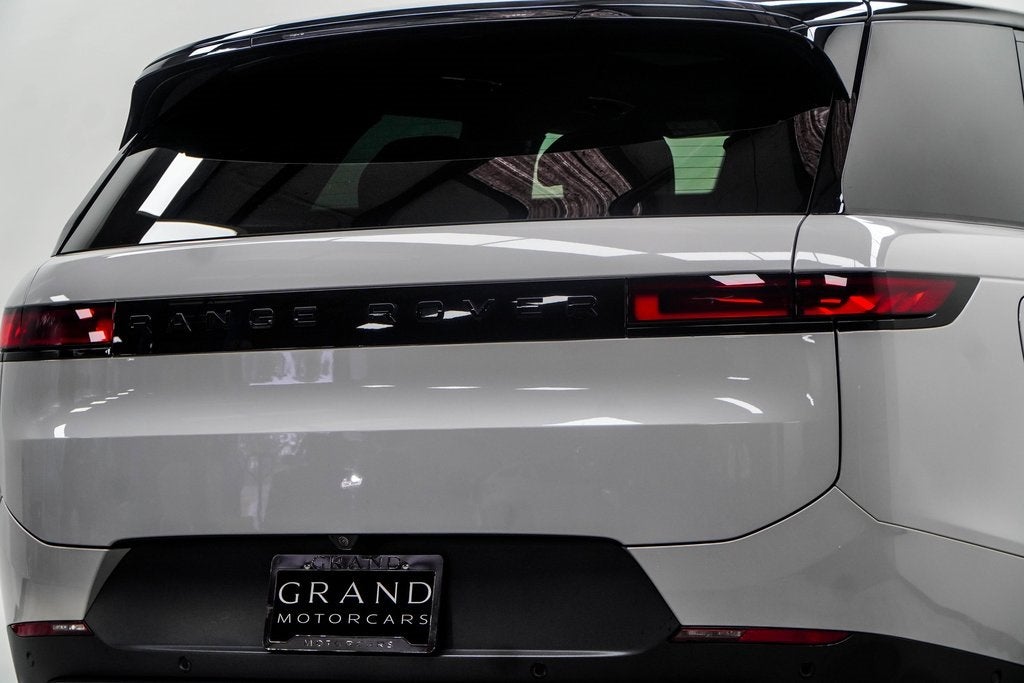 2024 Land Rover Range Rover Sport SE