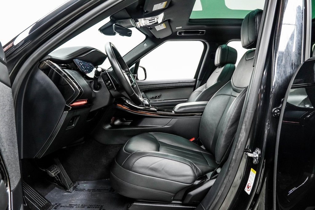 2025 Land Rover Range Rover Sport SE