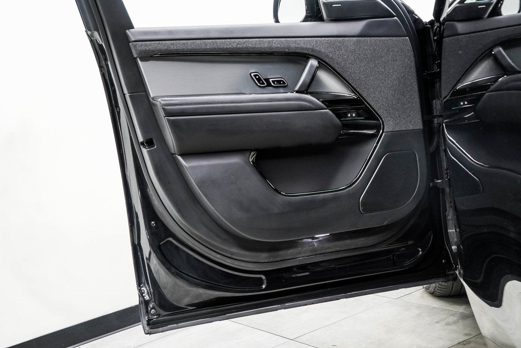 2025 Land Rover Range Rover Sport SE