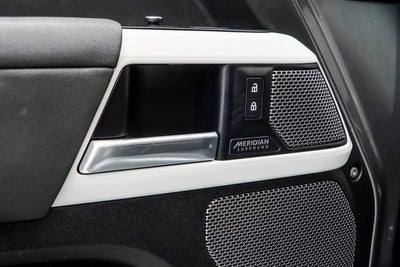 2022 Land Rover Defender 110 X-Dynamic SE