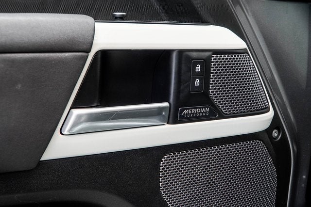 2022 Land Rover Defender 110 X-Dynamic SE