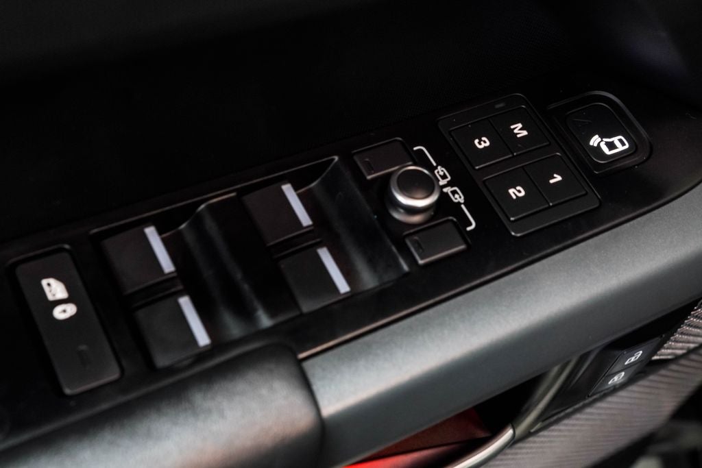2022 Land Rover Defender 110 X-Dynamic HSE