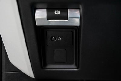 2025 Land Rover Defender 110 S