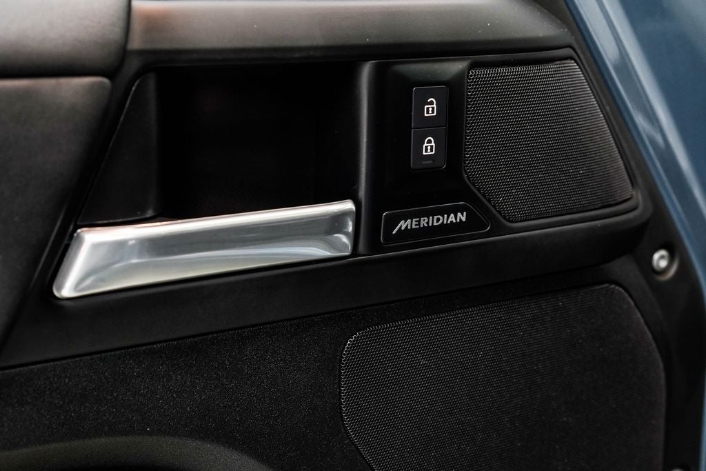 2025 Land Rover Defender 110 S