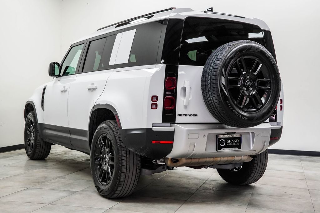 2025 Land Rover Defender 110 S