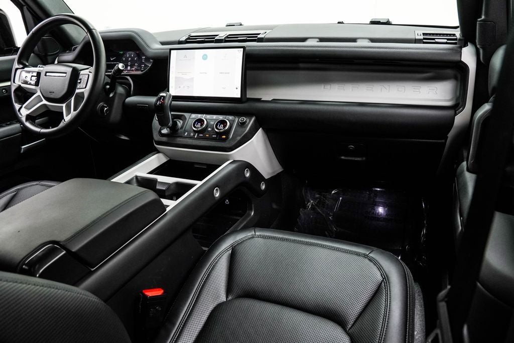 2025 Land Rover Defender 110 S