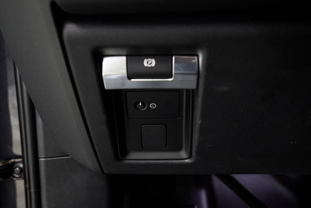 2024 Land Rover Defender 110 X