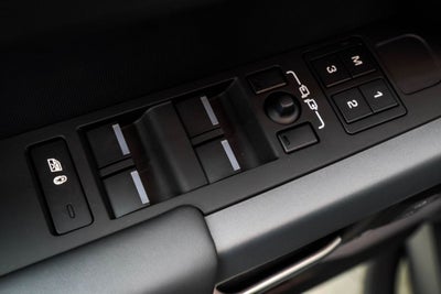 2024 Land Rover Defender 110 X