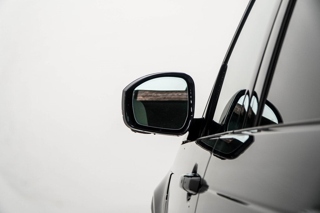 2025 Land Rover Discovery S