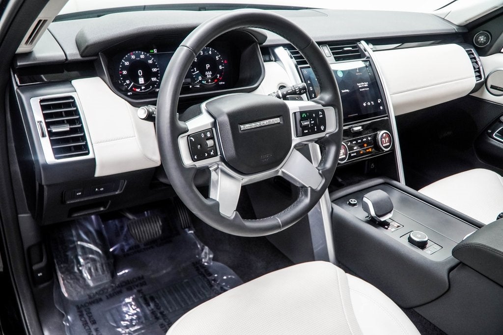 2025 Land Rover Discovery S