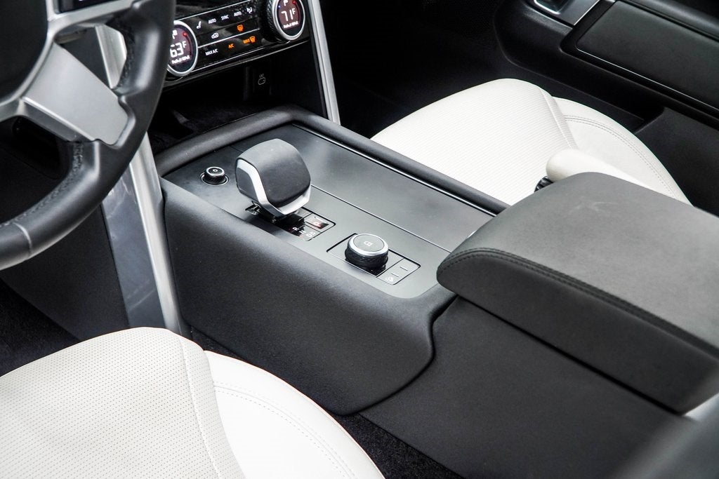 2025 Land Rover Discovery S