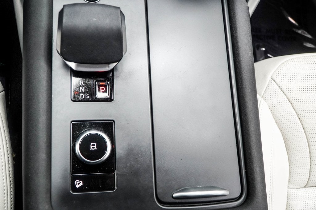 2025 Land Rover Discovery S