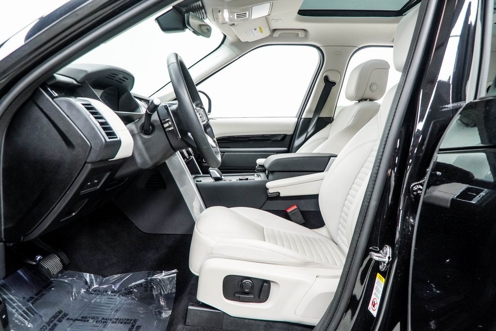 2025 Land Rover Discovery S