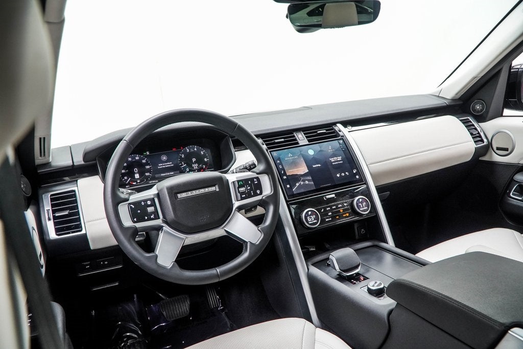 2025 Land Rover Discovery S