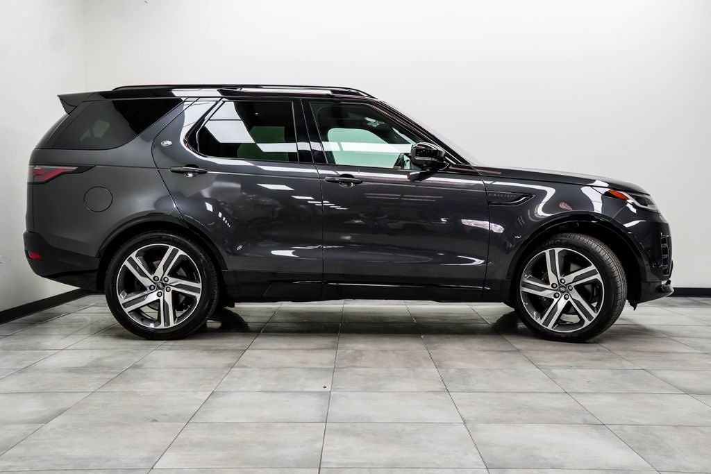 2023 Land Rover Discovery Metropolitan Edition