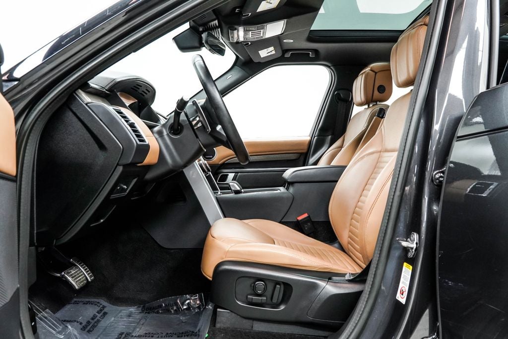 2023 Land Rover Discovery Metropolitan Edition