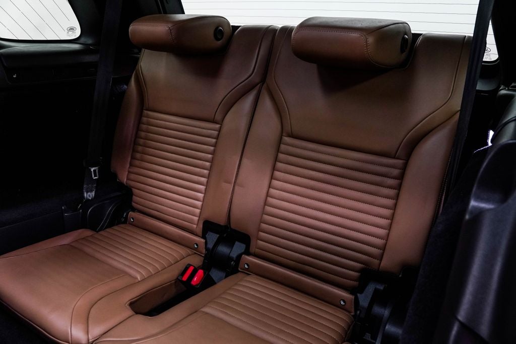 2023 Land Rover Discovery Metropolitan Edition