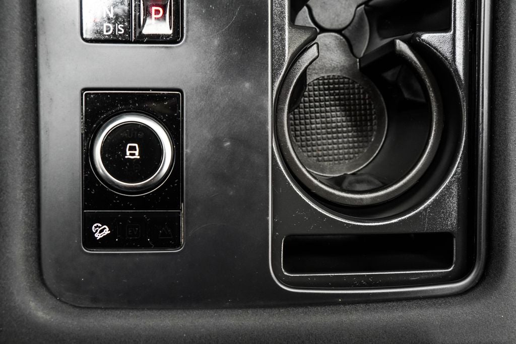 2023 Land Rover Discovery Metropolitan Edition