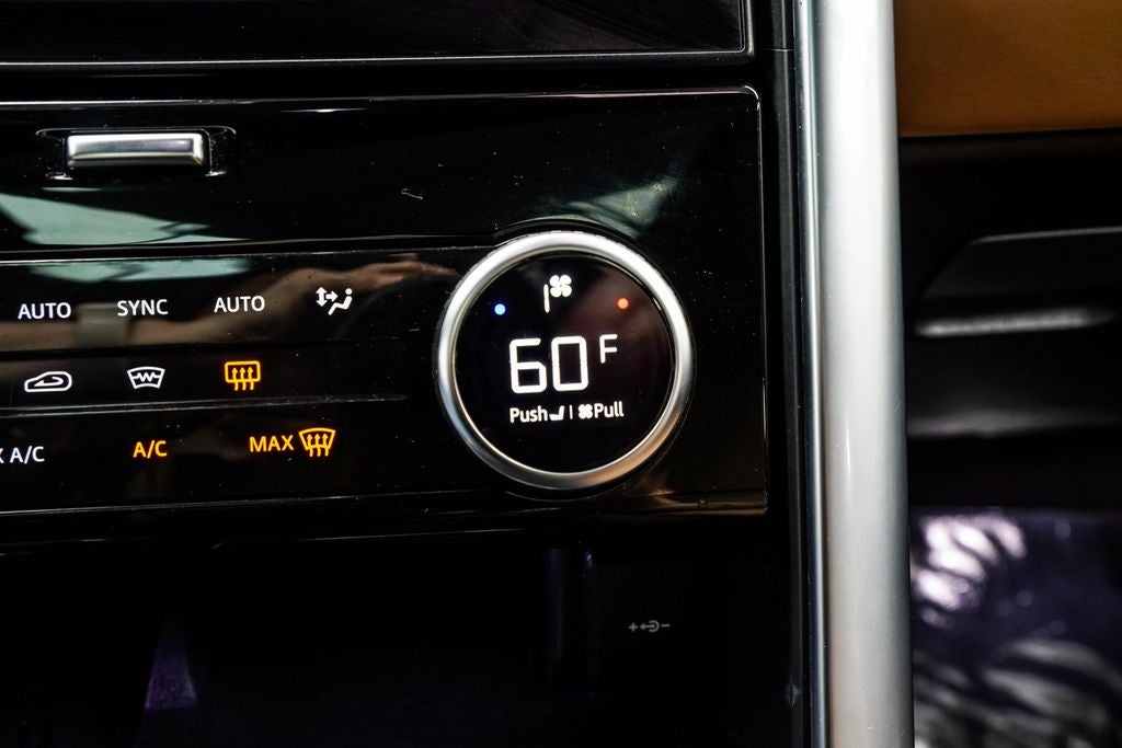 2023 Land Rover Discovery Metropolitan Edition