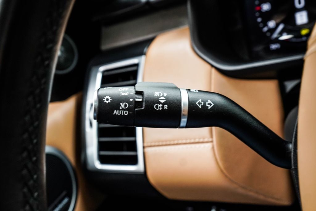 2023 Land Rover Discovery Metropolitan Edition