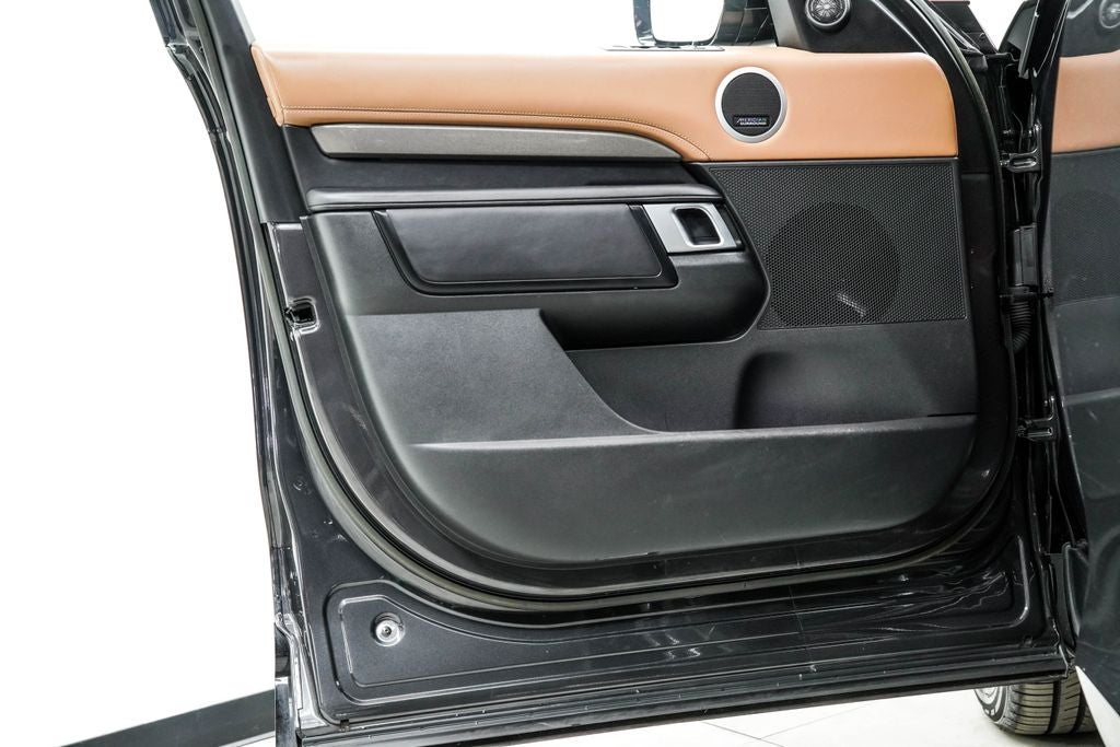 2023 Land Rover Discovery Metropolitan Edition