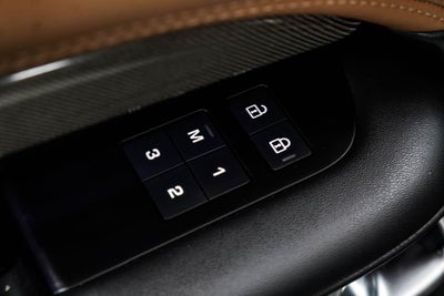 2023 Land Rover Discovery Metropolitan Edition