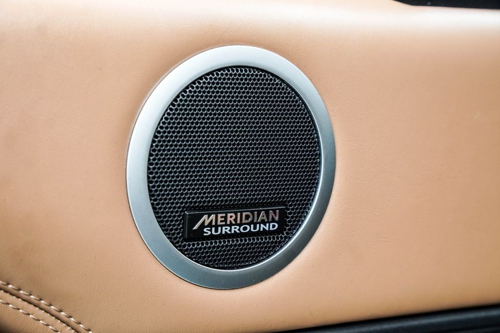 2023 Land Rover Discovery Metropolitan Edition