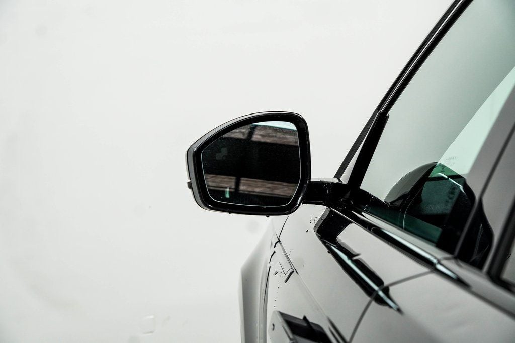 2025 Land Rover Range Rover Velar Dynamic SE