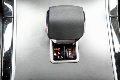 2025 Land Rover Range Rover Velar Dynamic SE