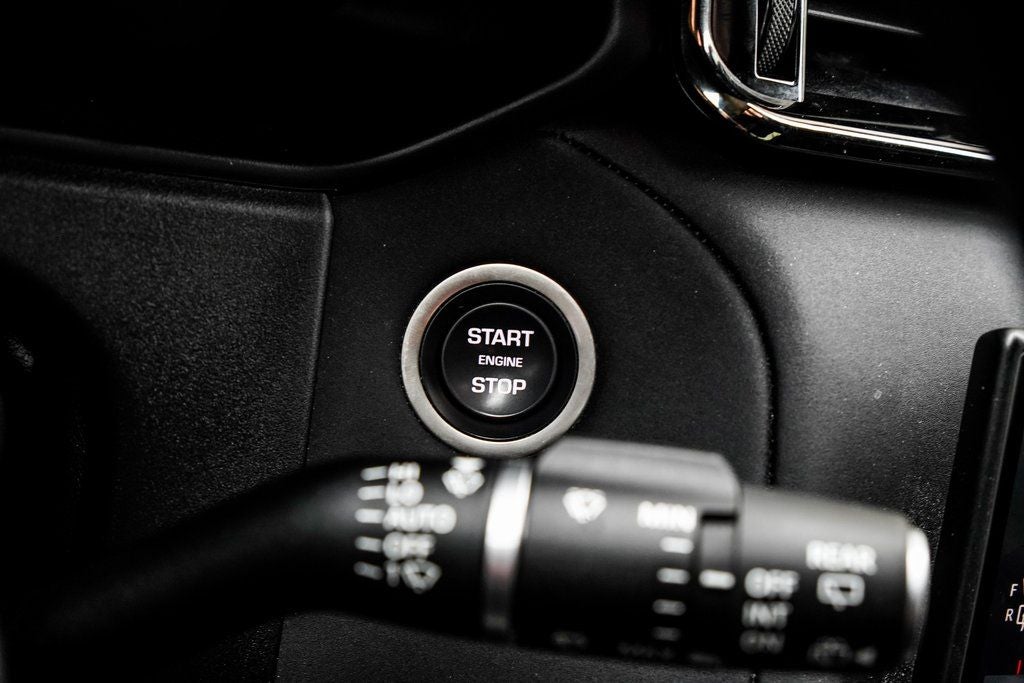 2025 Land Rover Range Rover Velar Dynamic SE