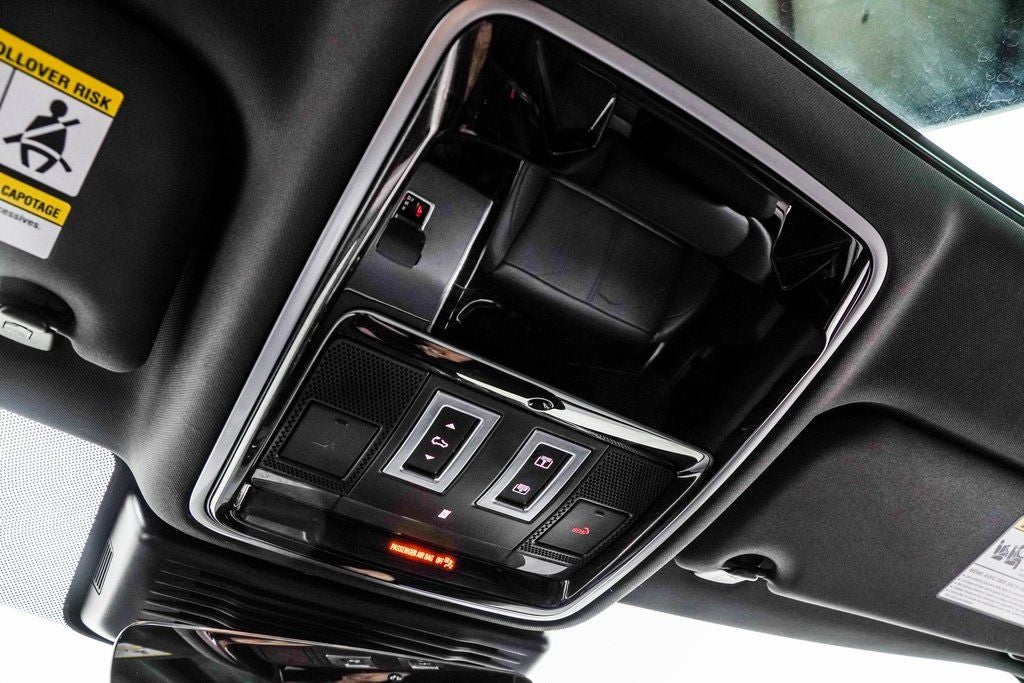 2025 Land Rover Range Rover Velar Dynamic SE