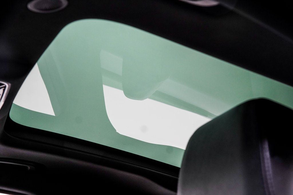 2025 Land Rover Range Rover Velar Dynamic SE