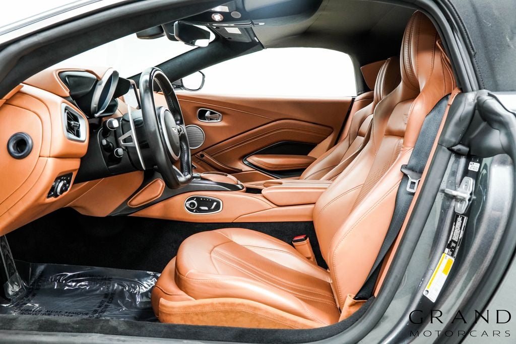 2021 Aston Martin Vantage Base