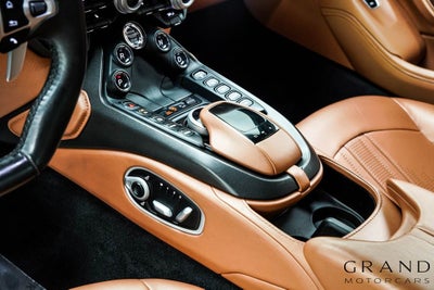2021 Aston Martin Vantage Base