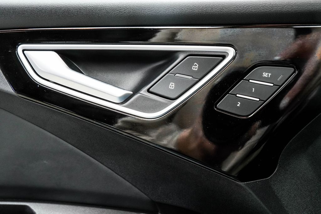 2024 Audi Q4 e-tron Prestige quattro