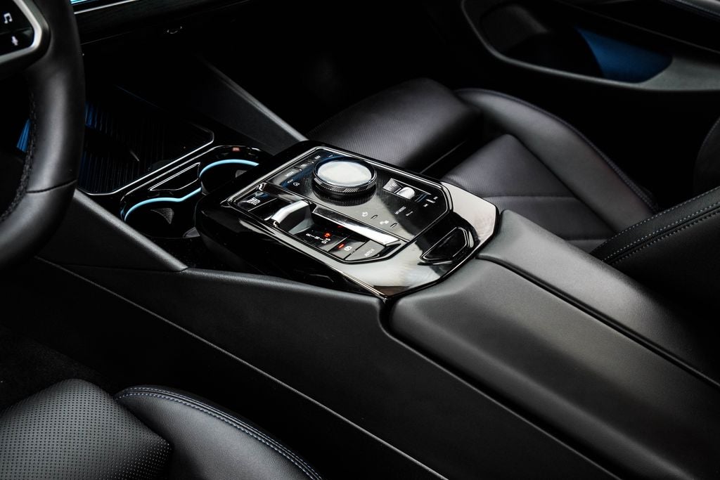 2026 BMW 5 Series 550e xDrive