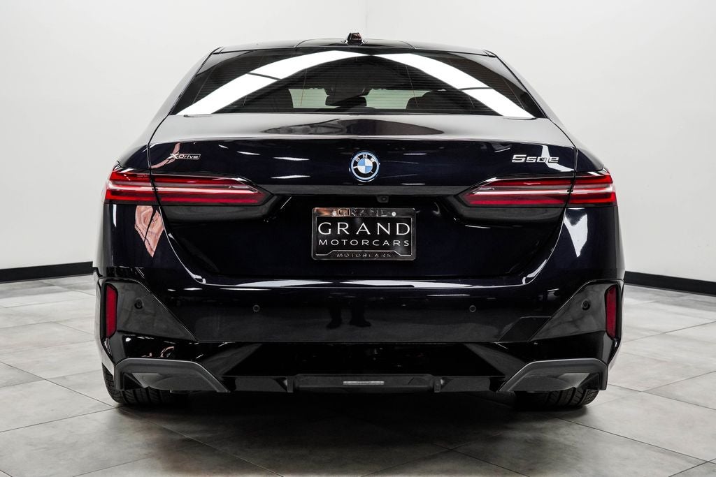 2026 BMW 5 Series 550e xDrive